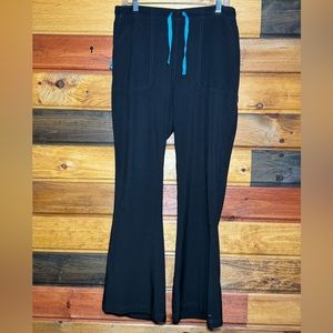 Carhartt black w/ aqua trim cargo Scrub pants, size large